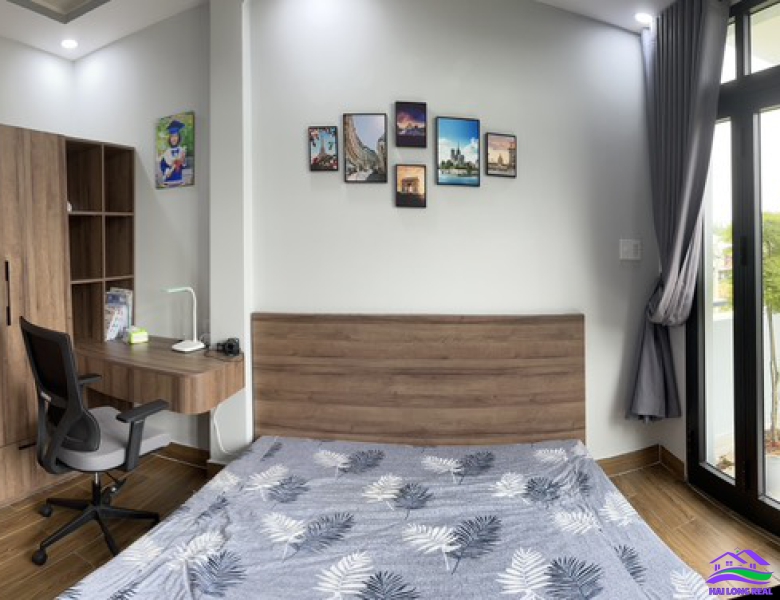 Nhà bán , DT: 7x14m, 4 tầng, Giá : 7,3ty, khu 409/ Nguyễn Văn Tạo, Long Thới, Nhà Bè 