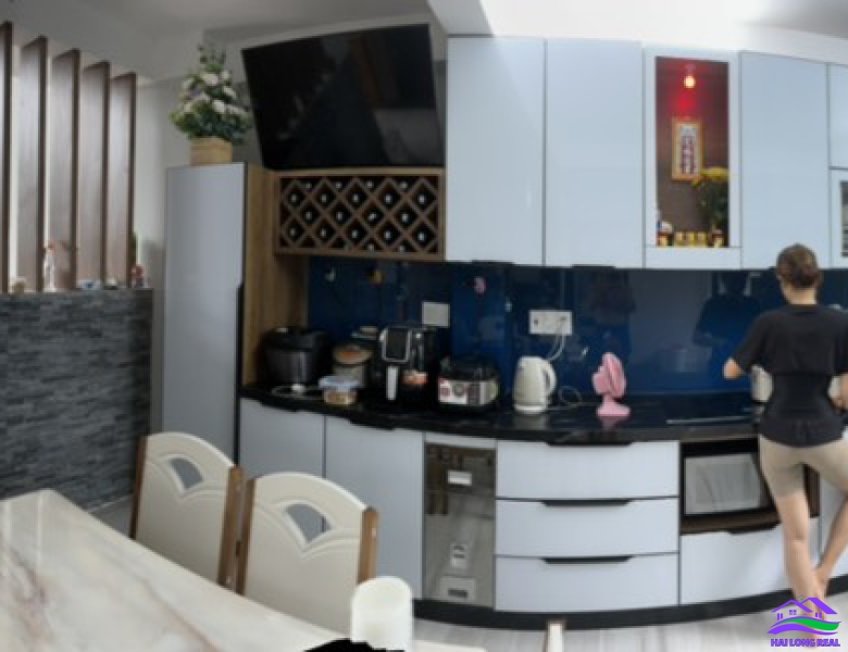 Nhà bán , DT: 7x14m, 4 tầng, Giá : 7,3ty, khu 409/ Nguyễn Văn Tạo, Long Thới, Nhà Bè 