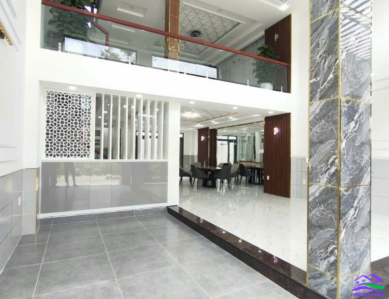 Nhà 7x14m, 4 tầng, giá: 8 tỷ 900 triệu, đường nguyễn văn tạo, nhà bè