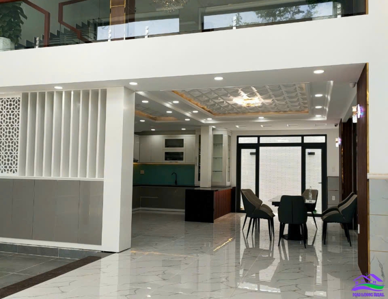 Nhà 7x14m, 4 tầng, giá: 8 tỷ 900 triệu, đường nguyễn văn tạo, nhà bè