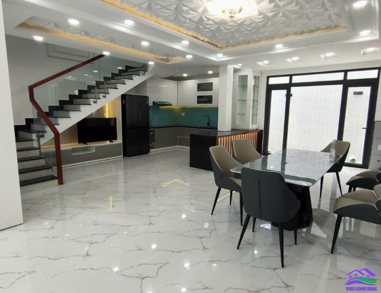 Nhà 7x14m, 4 tầng, giá: 8 tỷ 900 triệu, đường nguyễn văn tạo, nhà bè