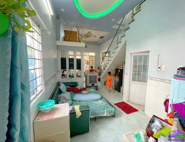 Nhà 274/Nguyễn Văn Tạo, 5x21m, 1 lầu, Giá: 5,5 tỷ, xã Long Thới, Nhà Bè.