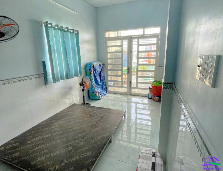 Nhà 274/Nguyễn Văn Tạo, 5x21m, 1 lầu, Giá: 5,5 tỷ, xã Long Thới, Nhà Bè.