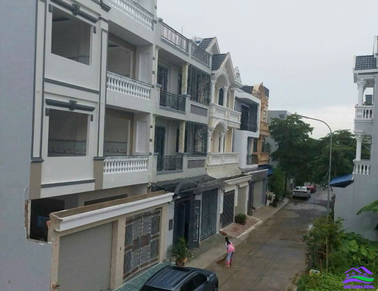 HAILONGREAL: Nhà đường 7m, Nguyễn Bình, Giá: 5,6 tỷ, DT: 7,5x11m, 3 tầng, xã Nhơn Đức, Nhà Bè 