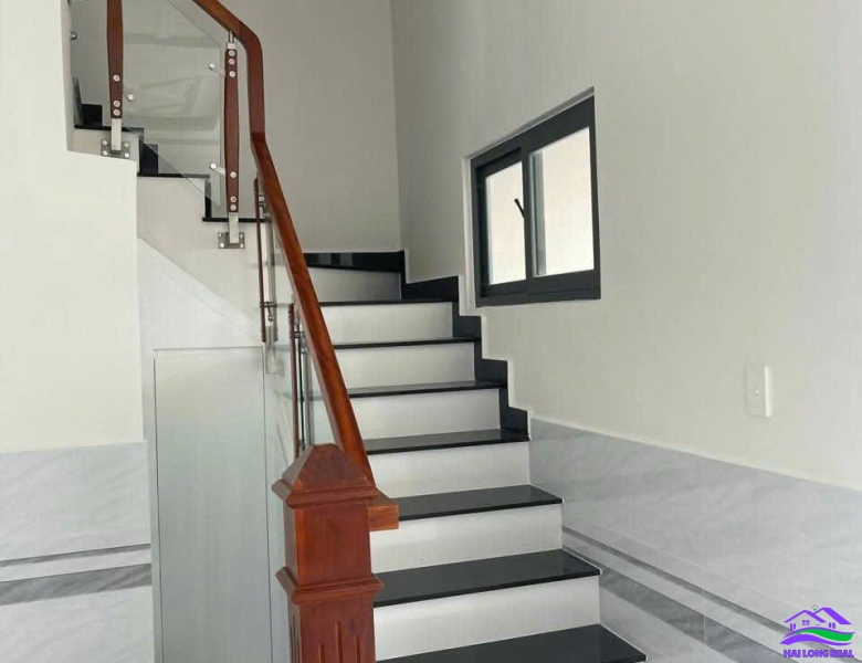 HAILONGREAL: Nhà đường 7m, Nguyễn Bình, Giá: 5,6 tỷ, DT: 7,5x11m, 3 tầng, xã Nhơn Đức, Nhà Bè 