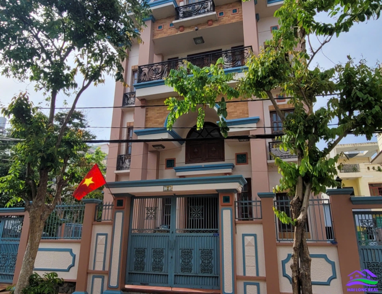 Biệt thự Góc khu Bộ Công An, Giá: 43ty, DT: 319m2, DT sàn: 486m2, đường Nguyễn Văn Quỳ, p. Phú Thuận, Q7