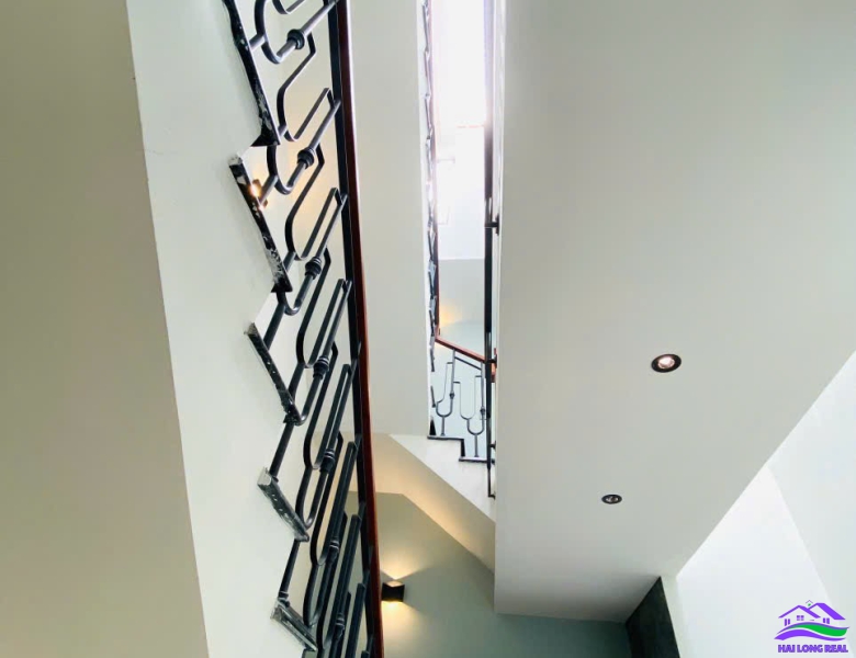 HAILONGREAL: Nhà đường 8m, Giá: 6,6ty, DT: 5,5*16m, 3,5 tầng, đường Nguyễn Bình, xã Nhơn Đức, Nhà Bè 