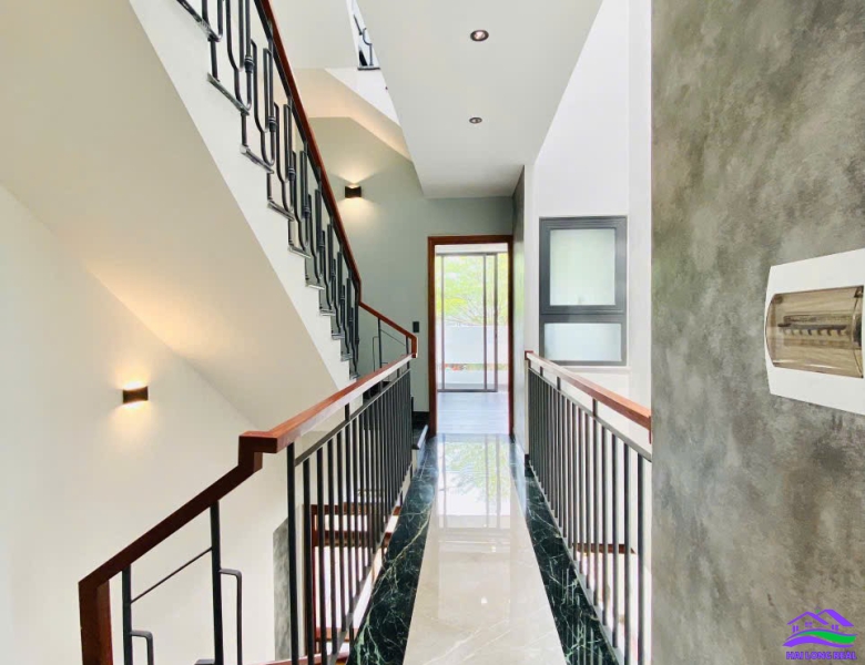 HAILONGREAL: Nhà đường 8m, Giá: 6,6ty, DT: 5,5*16m, 3,5 tầng, đường Nguyễn Bình, xã Nhơn Đức, Nhà Bè 