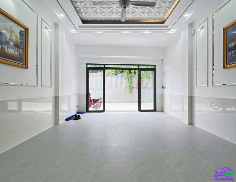 HAILONGREAL: Nhà giá: 8,9ty, DT: 5*20m, 3,5 tầng, đường Huỳnh Tấn Phát, TT Nhà Bè 