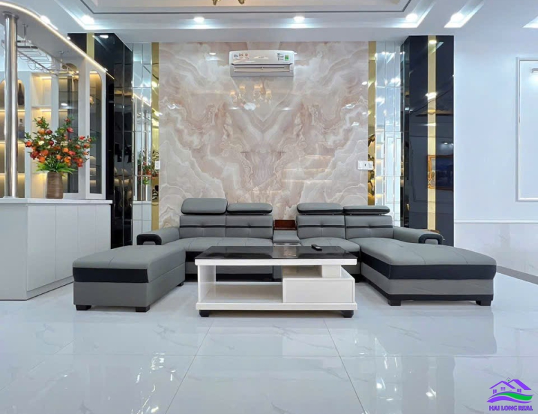 HAILONGREAL: Nhà giá: 8,9ty, DT: 5*20m, 3,5 tầng, đường Huỳnh Tấn Phát, TT Nhà Bè 