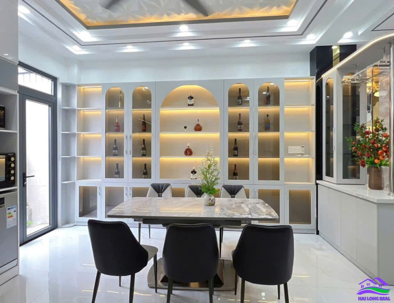 HAILONGREAL: Nhà giá: 8,9ty, DT: 5*20m, 3,5 tầng, đường Huỳnh Tấn Phát, TT Nhà Bè 