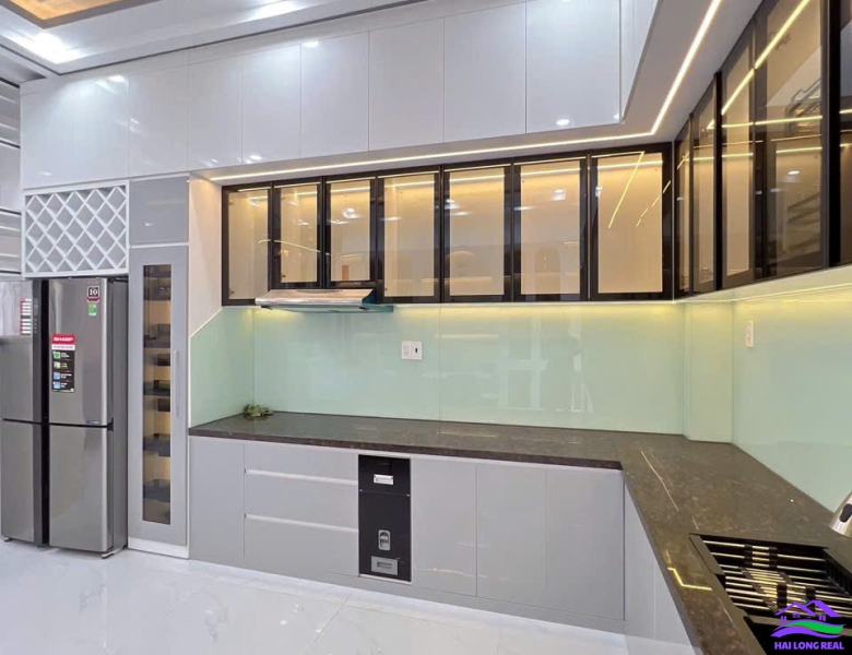 HAILONGREAL: Nhà giá: 8,9ty, DT: 5*20m, 3,5 tầng, đường Huỳnh Tấn Phát, TT Nhà Bè 