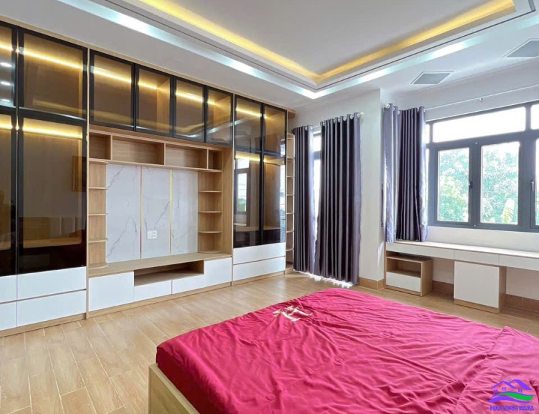 HAILONGREAL: Nhà giá: 8,9ty, DT: 5*20m, 3,5 tầng, đường Huỳnh Tấn Phát, TT Nhà Bè 