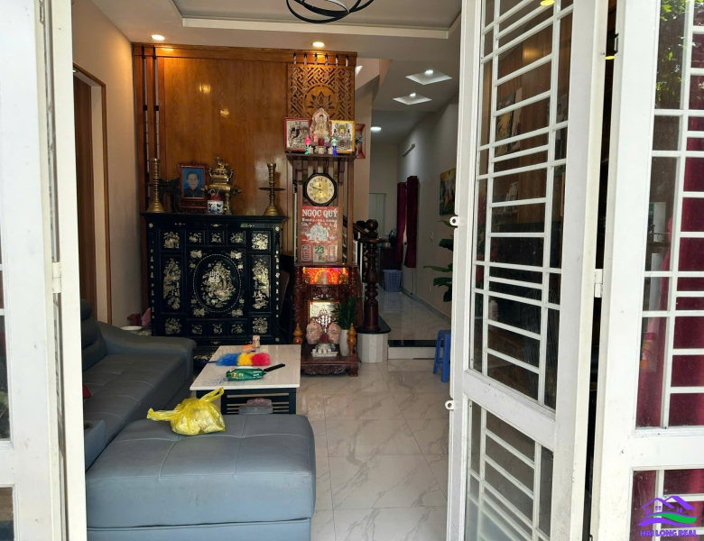 HAILONGREAL: Nhà giá: 2,7ty, DT: 7,5*17m, 1 lầu + sân thượng, đường Lê Văn Lương, Nhà Bè 