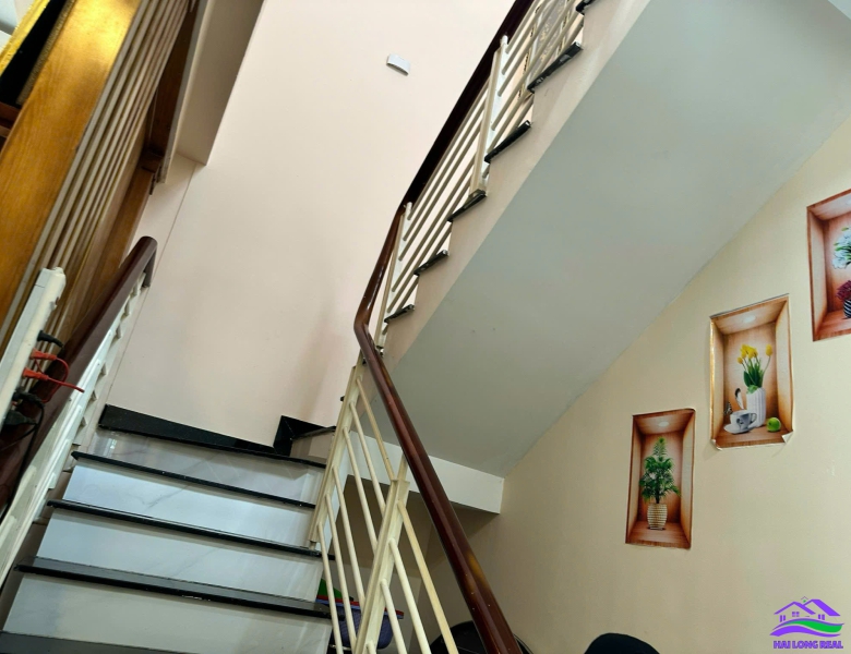 HAILONGREAL: Nhà giá: 2,7ty, DT: 7,5*17m, 1 lầu + sân thượng, đường Lê Văn Lương, Nhà Bè 