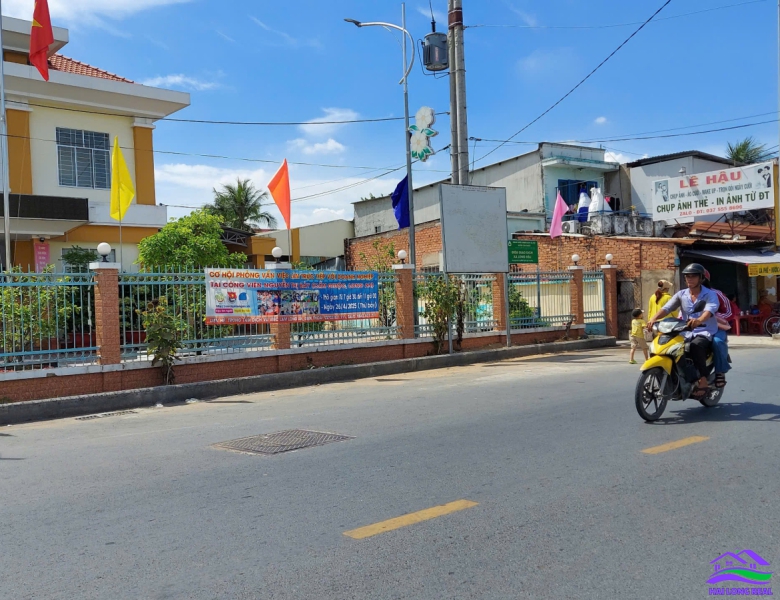 Đất giá: 2,2ty, DT: 5*22m, hẽm Đình, đường Lê Văn Lương ( nối dài), Long Hậu, Long An 