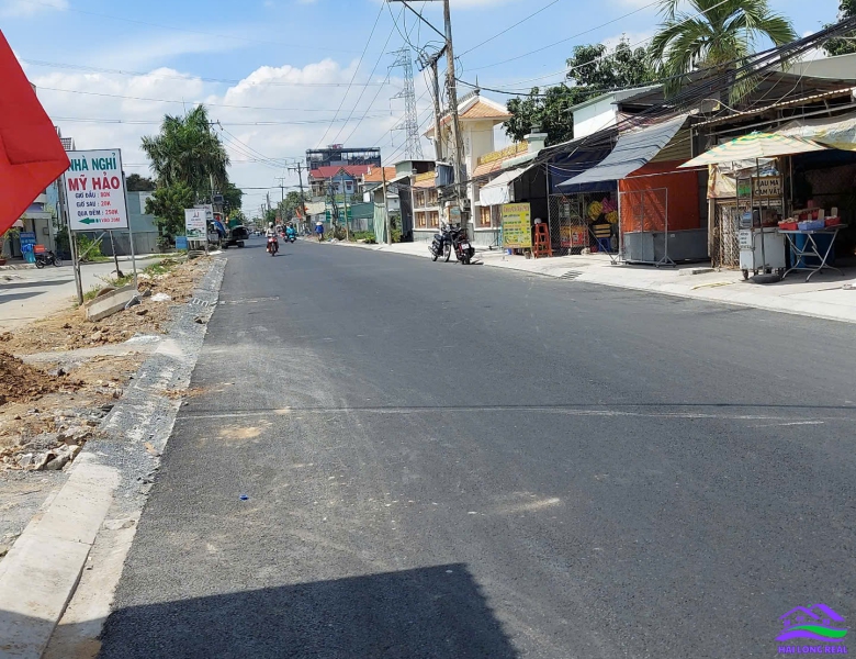 Đất giá: 2,2ty, DT: 5*22m, hẽm Đình, đường Lê Văn Lương ( nối dài), Long Hậu, Long An 