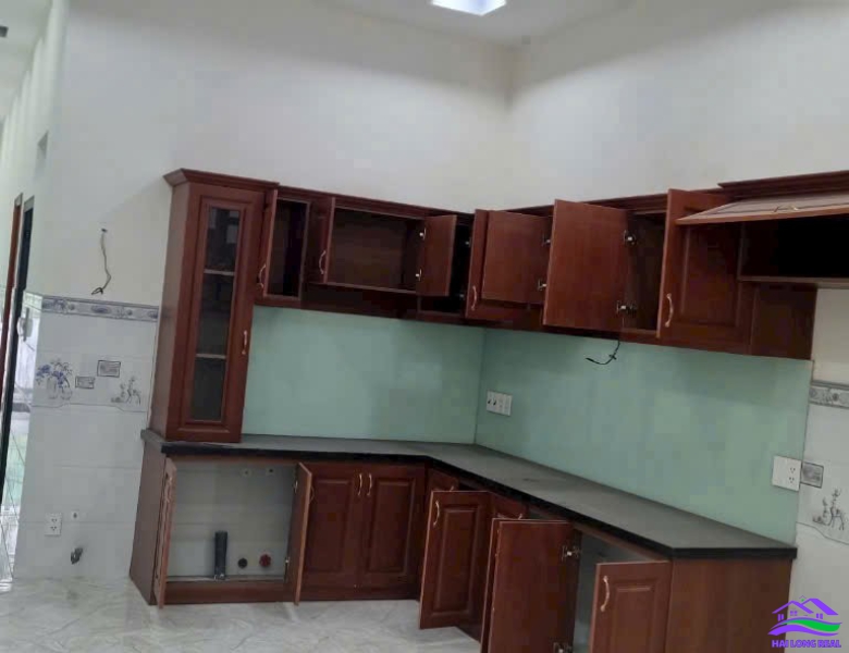 Nhà mặt tiền Lê Văn Lương, giá: 5,8ty, DT: 4*30m, 1 lầu, Long hậu, lòng an