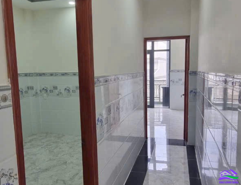 Nhà mặt tiền Lê Văn Lương, giá: 5,8ty, DT: 4*30m, 1 lầu, Long hậu, lòng an