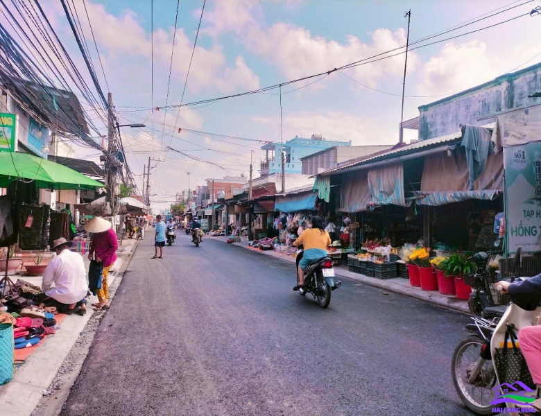 Nhà mặt tiền Lê Văn Lương, giá: 5,8ty, DT: 4*30m, 1 lầu, Long hậu, lòng an