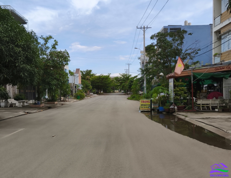 HAILONGREAL: Nhà 9x19m, giá: 25tr/m2, khu C45 đường Nguyễn văn tạo, nhà bè.