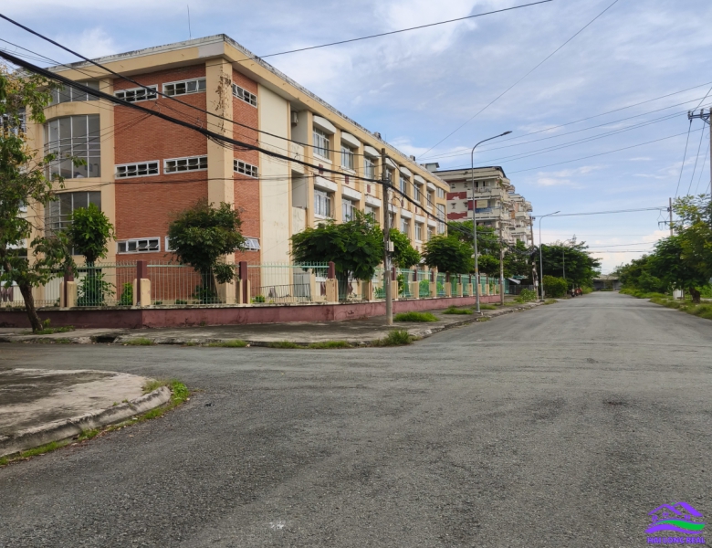 HAILONGREAL: Đất đường 16m, 512/ Nguyễn Văn Tạo, Giá: 38tr/m2, DT: 8x25m,xã Long Thới, Nhà Bè 