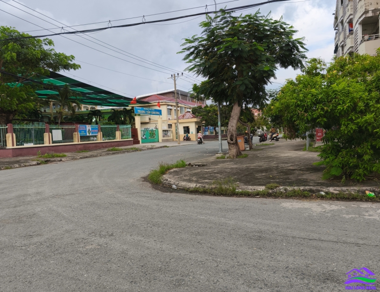 HAILONGREAL: Nhà 9x19m, giá: 25tr/m2, khu C45 đường Nguyễn văn tạo, nhà bè.