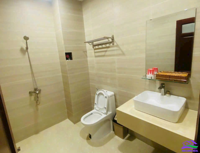 HAILONGREAL: Khách sạn giá: 28,5ty, DT: 7x19m, 5 tầng, đường 12m, khu CÔNG ÍCH đường Phạm Hữu Lầu, Quận 7.