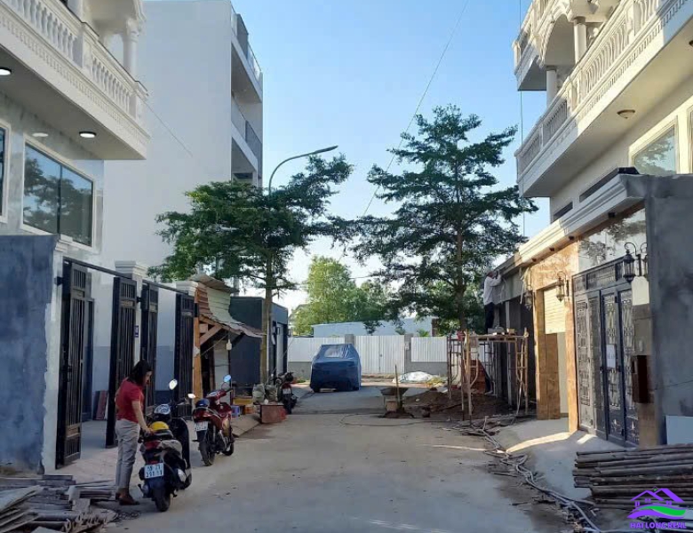 HAILONGREAL: Đất 126/NGUYỄN VĂN TẠO, 12x18m, Giá: 40tr/m2, nhà bè 