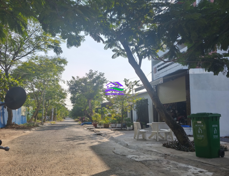 HAILONGREAL: Đất đường 12m, 526/ Nguyễn Văn Tạo, Giá: 4,6ty, DT: 5*20m, xã Long Thới, Nhà Bè 