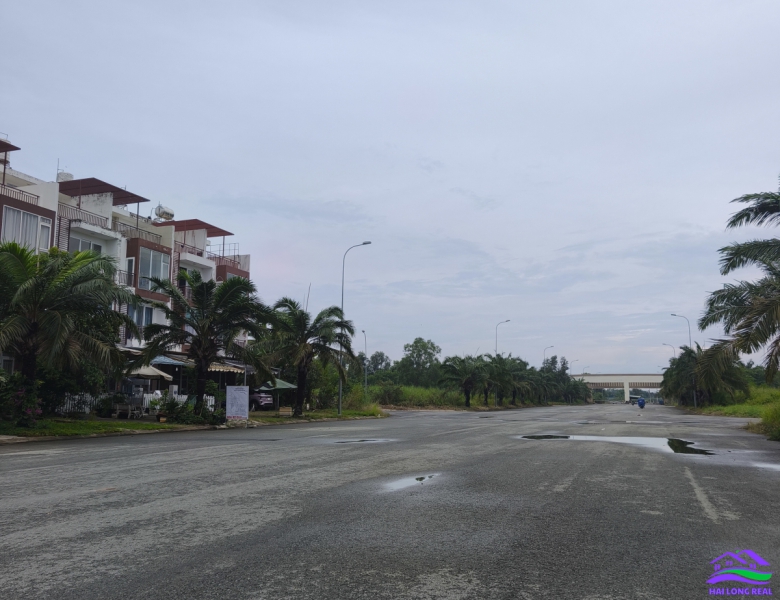 HAILONGREAL: Nhà đường 40m, khu Star Village, Giá: 6,5ty, DT: 5x16,5m, 3,5 tầng, đường Ngô Quang Thắm, xã Nhơn Đức, Nhà Bè 