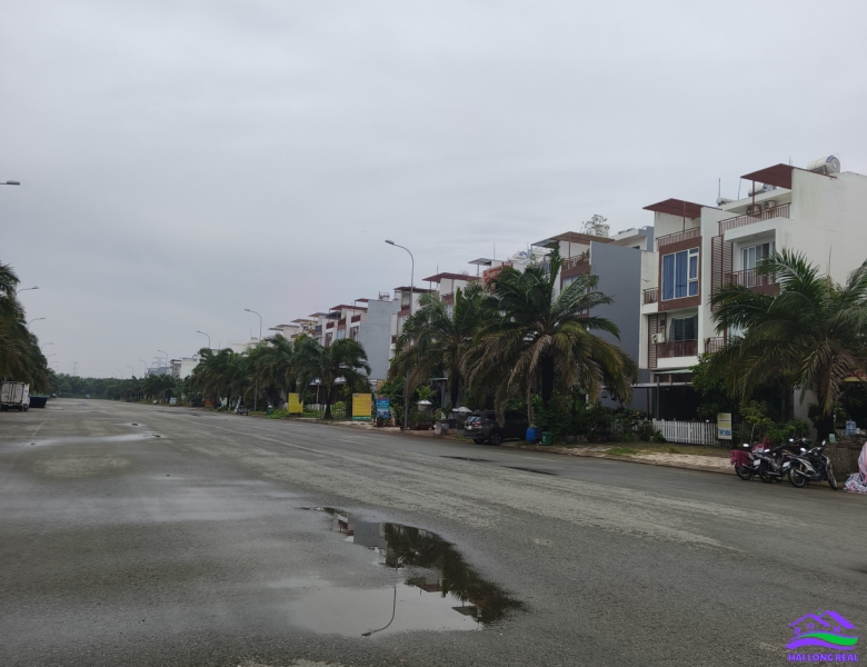 HAILONGREAL: Nhà đường 40m, khu Star Village, Giá: 6,5ty, DT: 5x16,5m, 3,5 tầng, đường Ngô Quang Thắm, xã Nhơn Đức, Nhà Bè 