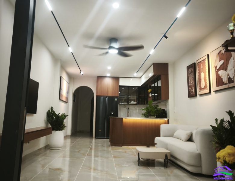 HAILONGREAL: Nhà góc giá: 12ty, DT: 321m2, 15*22m, 1 lầu + 1 quán cfe + 1 Văn Phòng BDS, 798 Nguyễn Bình, Nhà Bè 