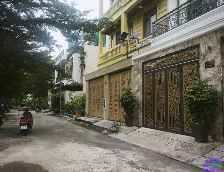 HAILONGREAL: Nhà giá: 5,8ty, DT: 7,3*11m, 3 tầng, đường Nguyễn Bình, Nhà Bè 