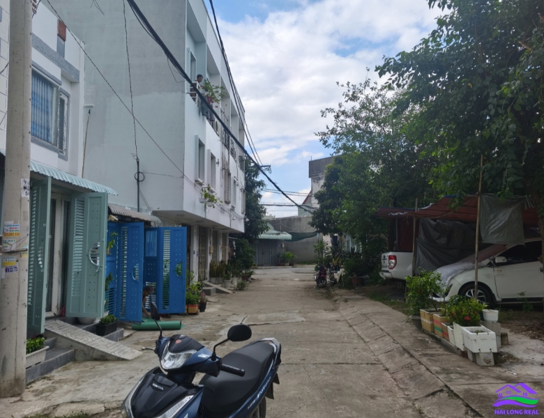 Nhà giá: 1,5ty, DT: 3*10m, 1 lầu, đường Lê Văn Lương nối dài, qua cầu Rạch Dơi 400m