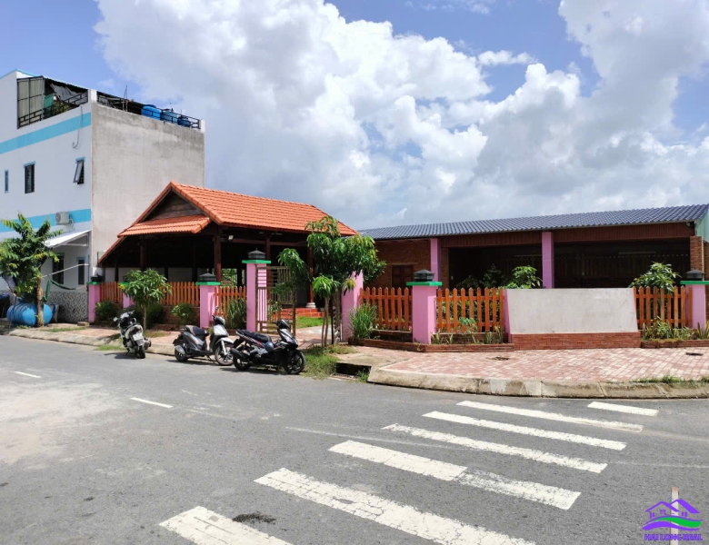 HAILONGREAL: Nhà Góc 2 mặt tiền giá : 5.8ty, DT: 10,5x20m, Góc đường số 13 + đường số 3, lô B3-19, khu Thái Sơn - Long Hậu