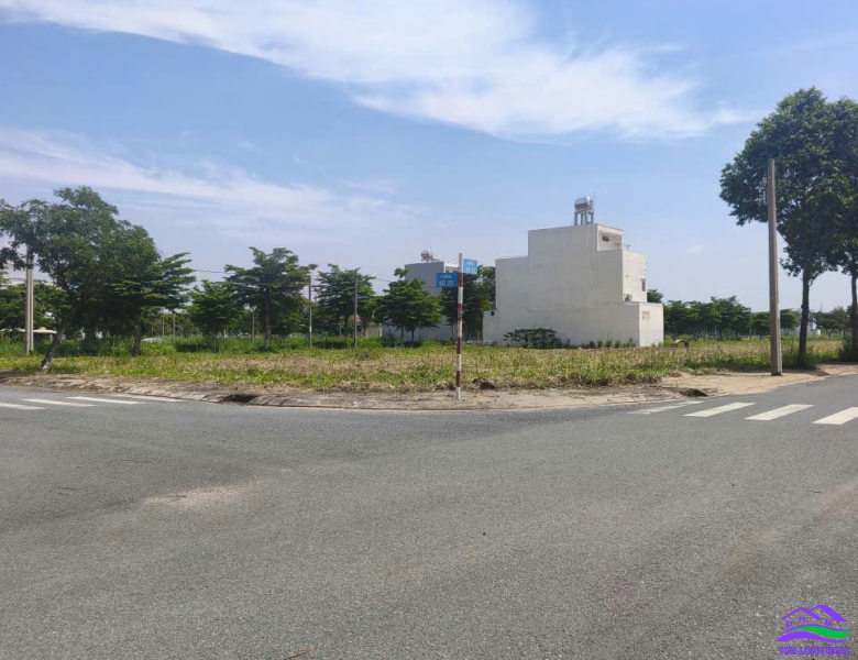 Đất góc giá: 4.9ty, DT: 8.5x16.2m, 129m2, Góc đường số 23 - đường số 10, lô B2-47, khu SAIGON VILLAGE, Long Hậu