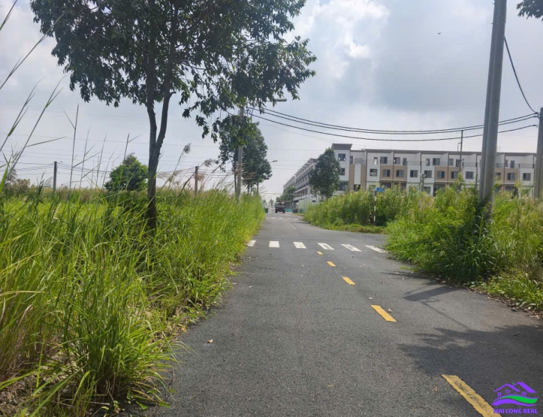 Đất giá: 2.2ty, DT: 5x16m, block D3- đường số 16, khu SAIGON VILLAGE, xã Long Hậu, long an