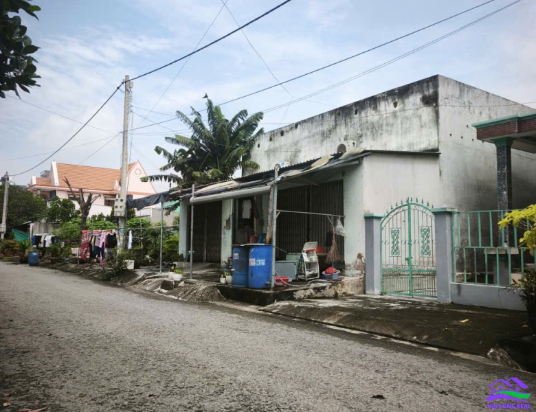 HAILONGREAL: Nhà cấp 4+ 2 dãy ptro, giá: 7,8ty, DT: 15*20m, đường 12m, khu Long Hậu 