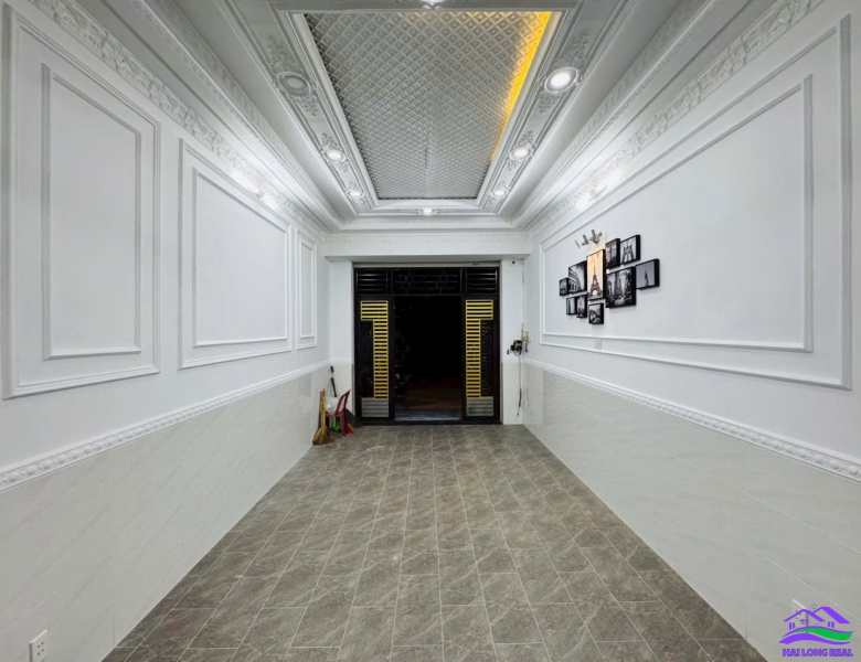 HAILONGREAL: Nhà giá: 6.85 tỷ, DT: 4x26m, 3 lầu. đường 12m, khu 126/ Nguyễn Văn Tạo, xã long thới, nhà bè