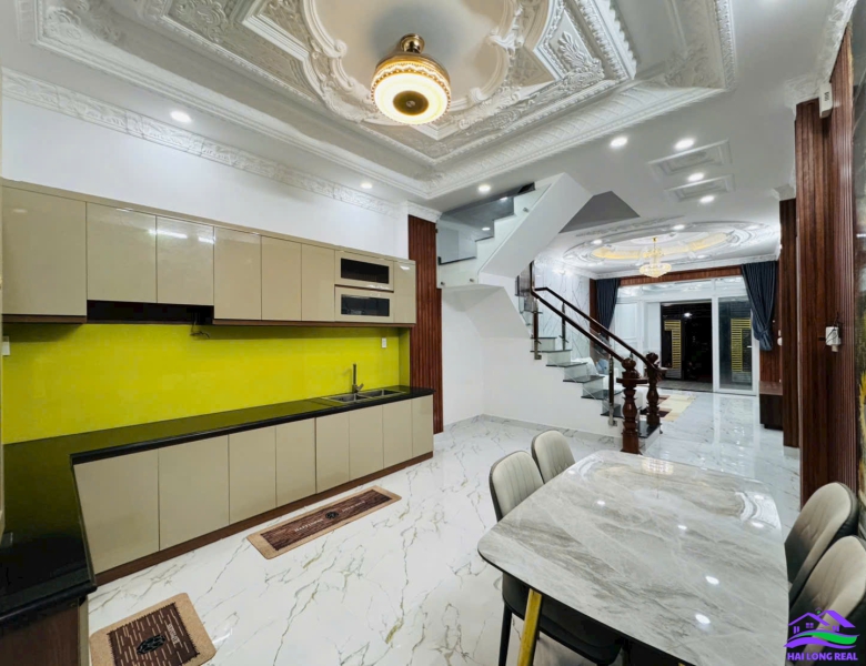 HAILONGREAL: Nhà giá: 6.85 tỷ, DT: 4x26m, 3 lầu. đường 12m, khu 126/ Nguyễn Văn Tạo, xã long thới, nhà bè