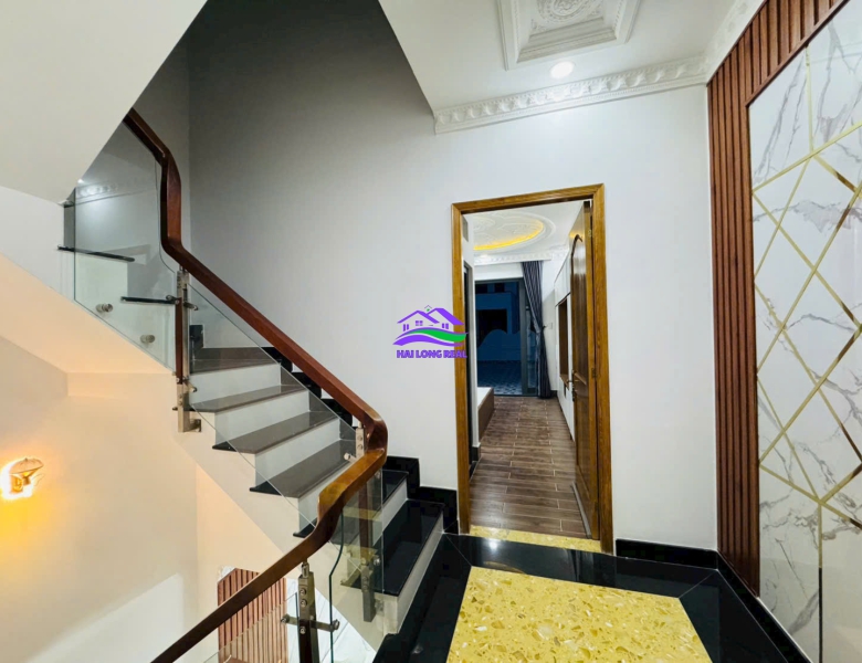 HAILONGREAL: Nhà giá: 6.85 tỷ, DT: 4x26m, 3 lầu. đường 12m, khu 126/ Nguyễn Văn Tạo, xã long thới, nhà bè