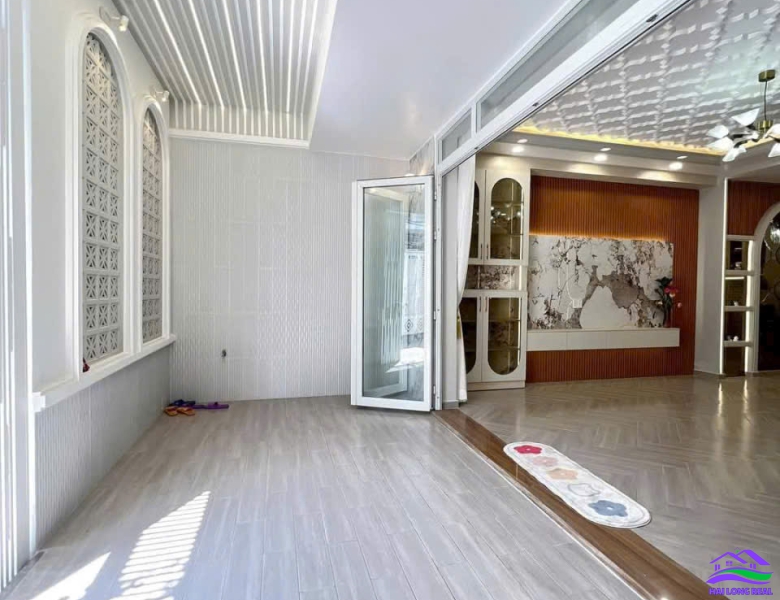 HAILONGREAL: Nhà giá: 8,6ty, DT: 5,5*15m, 3,5 tầng, khu 824/4 Huỳnh Tấn Phát, P. Tân Phú, Q7 