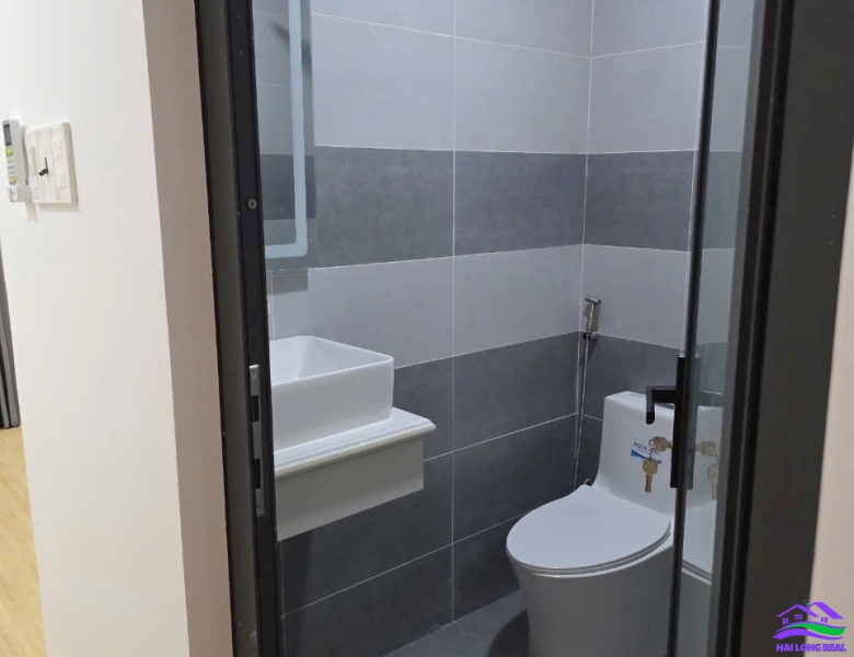 HAILONGREAL: NHÀ ĐẸP, GIÁ TỐT NHẤT KHU VỰC, đường 10m, giá: 6.9ty, DT: 5x11m, 4.5 tầng. khu 2295 huỳnh tấn phát, TT nhà bè