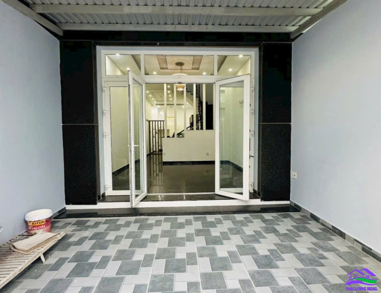 HAILONGREAL: Nhà đường 8m, vào 30m, Giá: 6,5ty, DT: 5x18m, 3,5 tầng 1632/ Lê Văn Lương, xã Nhơn 