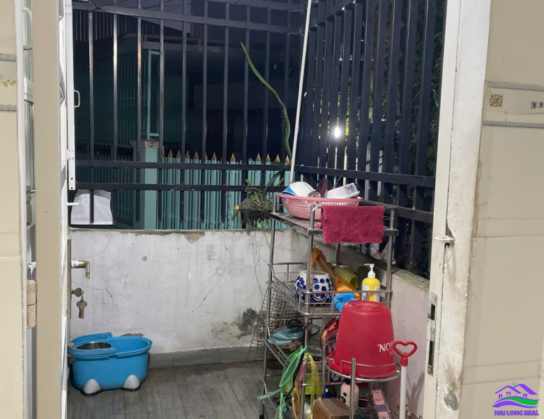 HAILONGREAL: NHÀ GIÁ: 4.2TY, DT: 93M2, 1 LẦU, 403/ NGUYỄN VĂN TẠO, VÀO 30M