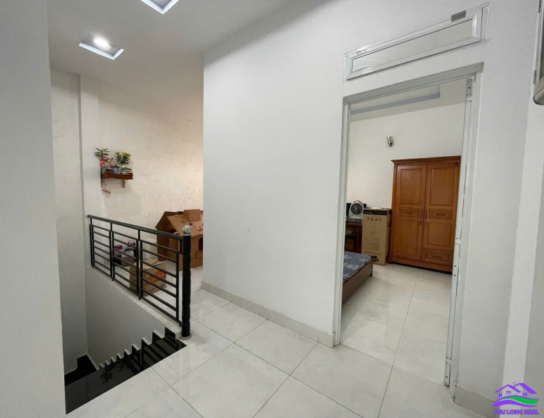 HAILONGREAL: NHÀ GIÁ: 4.2TY, DT: 93M2, 1 LẦU, 403/ NGUYỄN VĂN TẠO, VÀO 30M