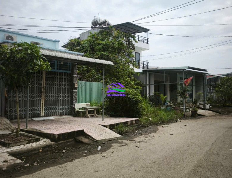 HAILONGREAL: NHÀ CỦ KHU DÂN CƯ PHÚ XUÂN, 5.7TY, DT: 6X20M, ĐƯỜNG 12M, CẠNH UBND HUYỆN