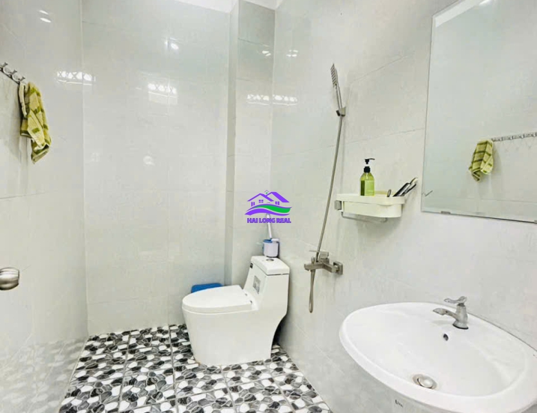 HAILONGREAL: NHÀ 7.3TY, DT: 6X14M, 4 TẦNG, 2637/ HUỲNH TẤN PHÁT