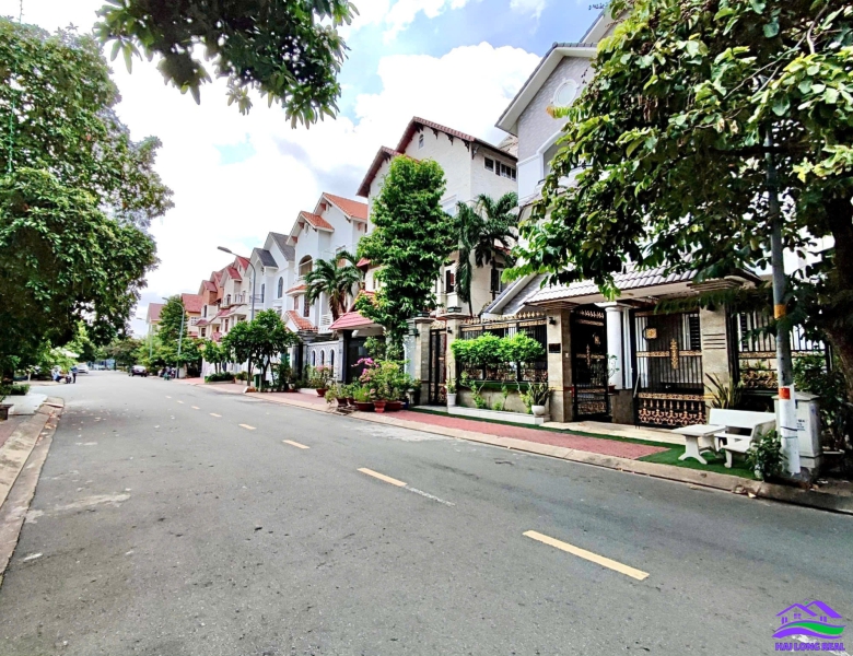 HAILONGREAL: BIỆT THỰ HIMLAM CẠNH REMIX, GIÁ: 75TY,  DT: 250M2, 1 HẦM + 3 TẦNG, BÌNH HƯNG, BÌNH CHÁNH